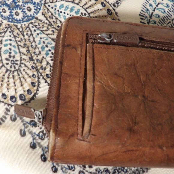 Buxton Leather Wallet - Picture 5 of 9